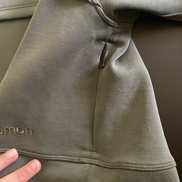 Lululemon get centred hoodie - Picture 4 of 7